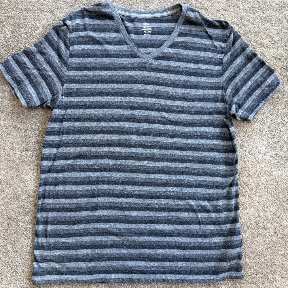 Old Navy Men's Short Sleeved Striped Tee Shirt | Size XL